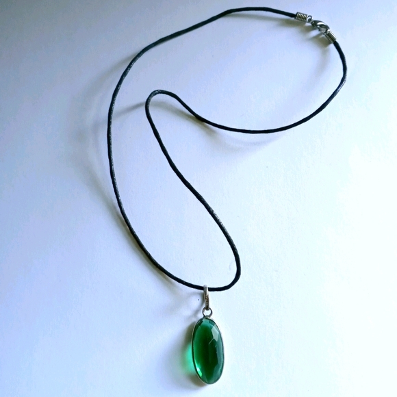 Serpentine dark green gemstone - Picture 1 of 2